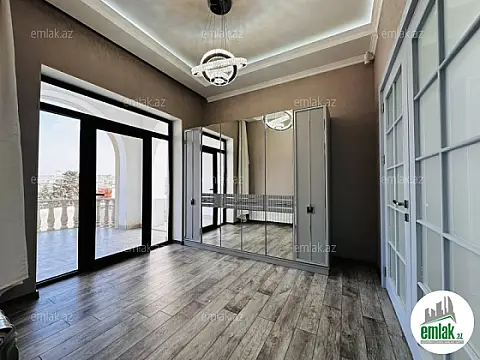 Satılır 5 otaqlı mənzil 400 m²