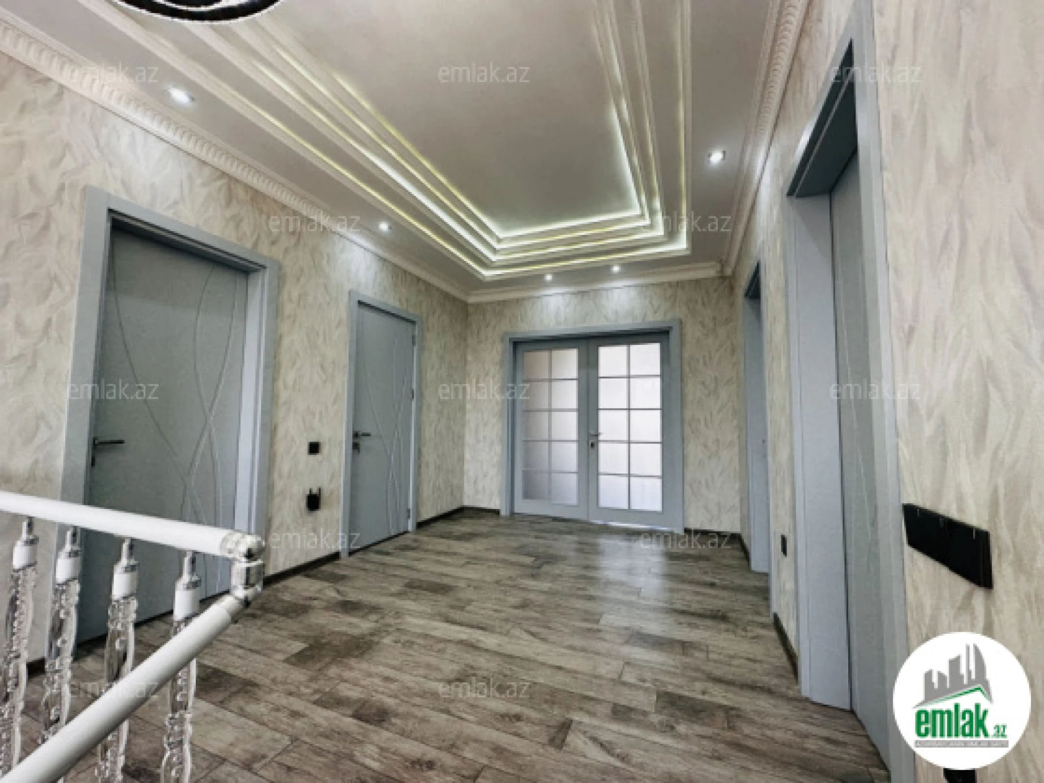 Satılır 5 otaqlı mənzil 400 m²