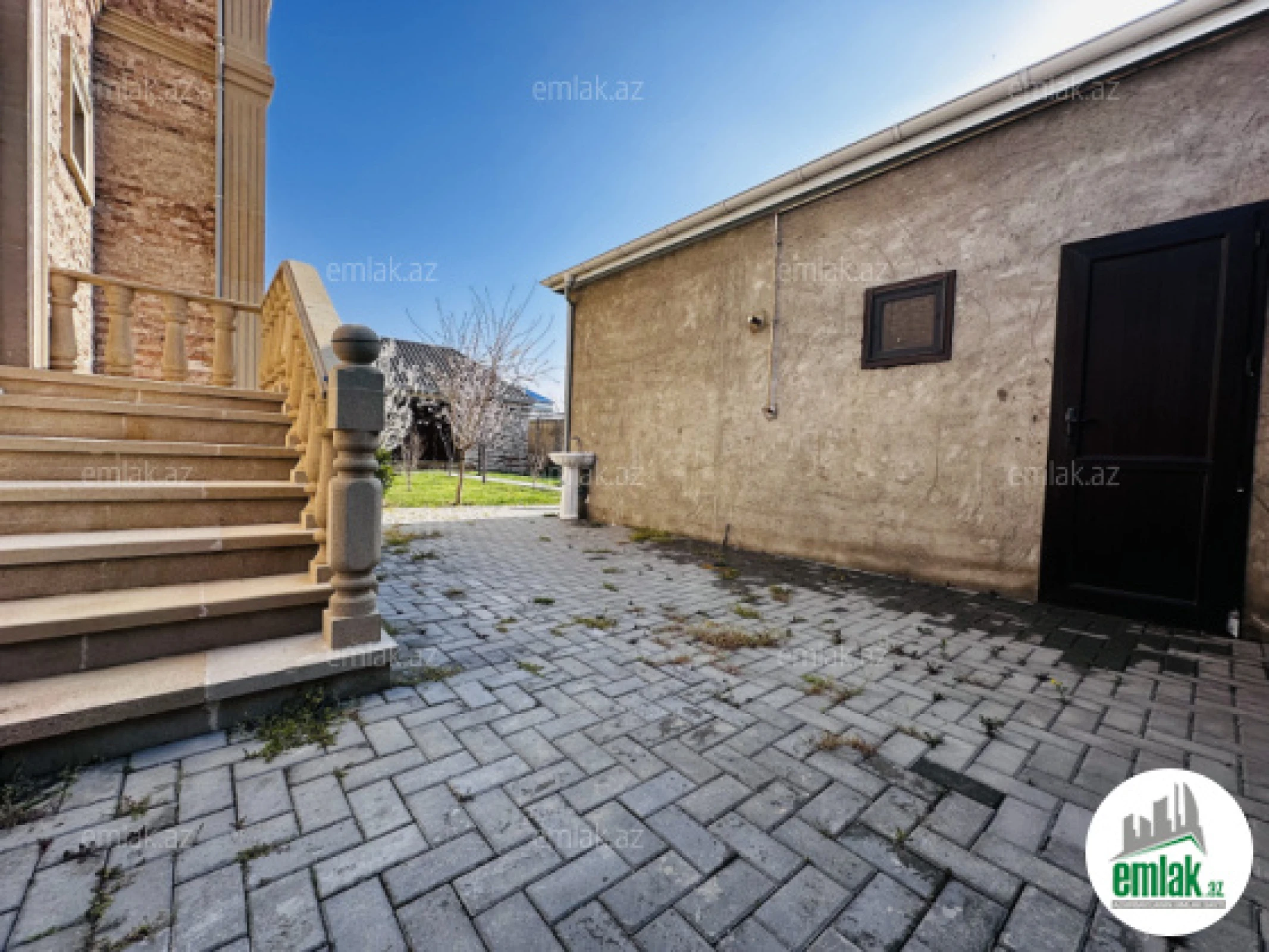 Satılır 5 otaqlı mənzil 400 m²