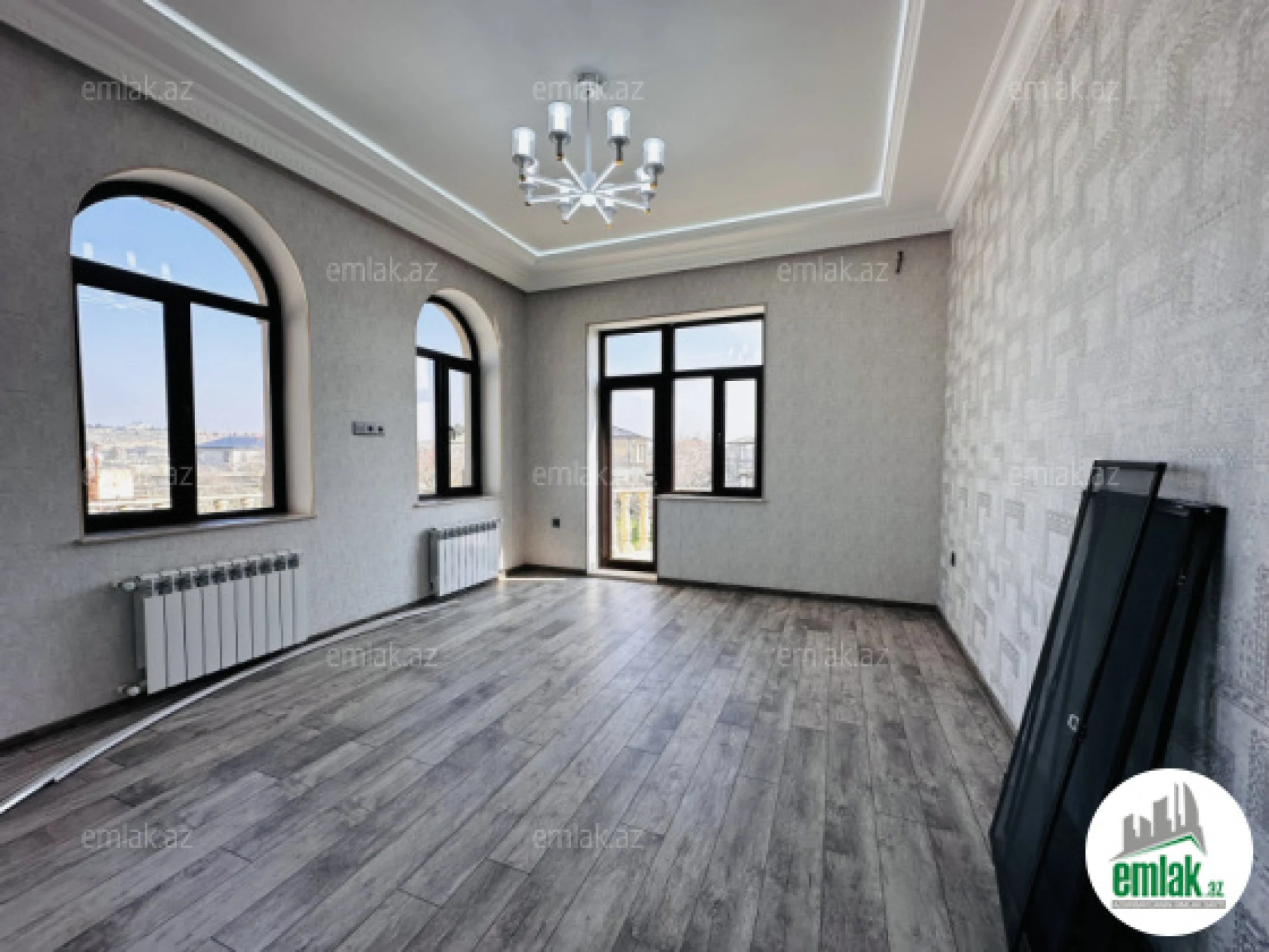 Satılır 5 otaqlı mənzil 400 m²