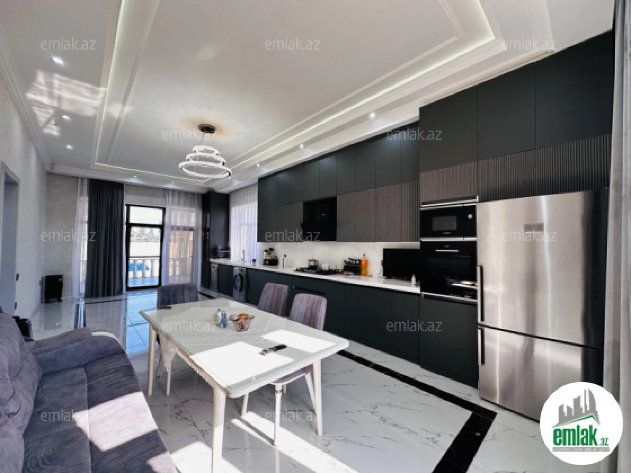 Satılır 5 otaqlı mənzil 400 m²
