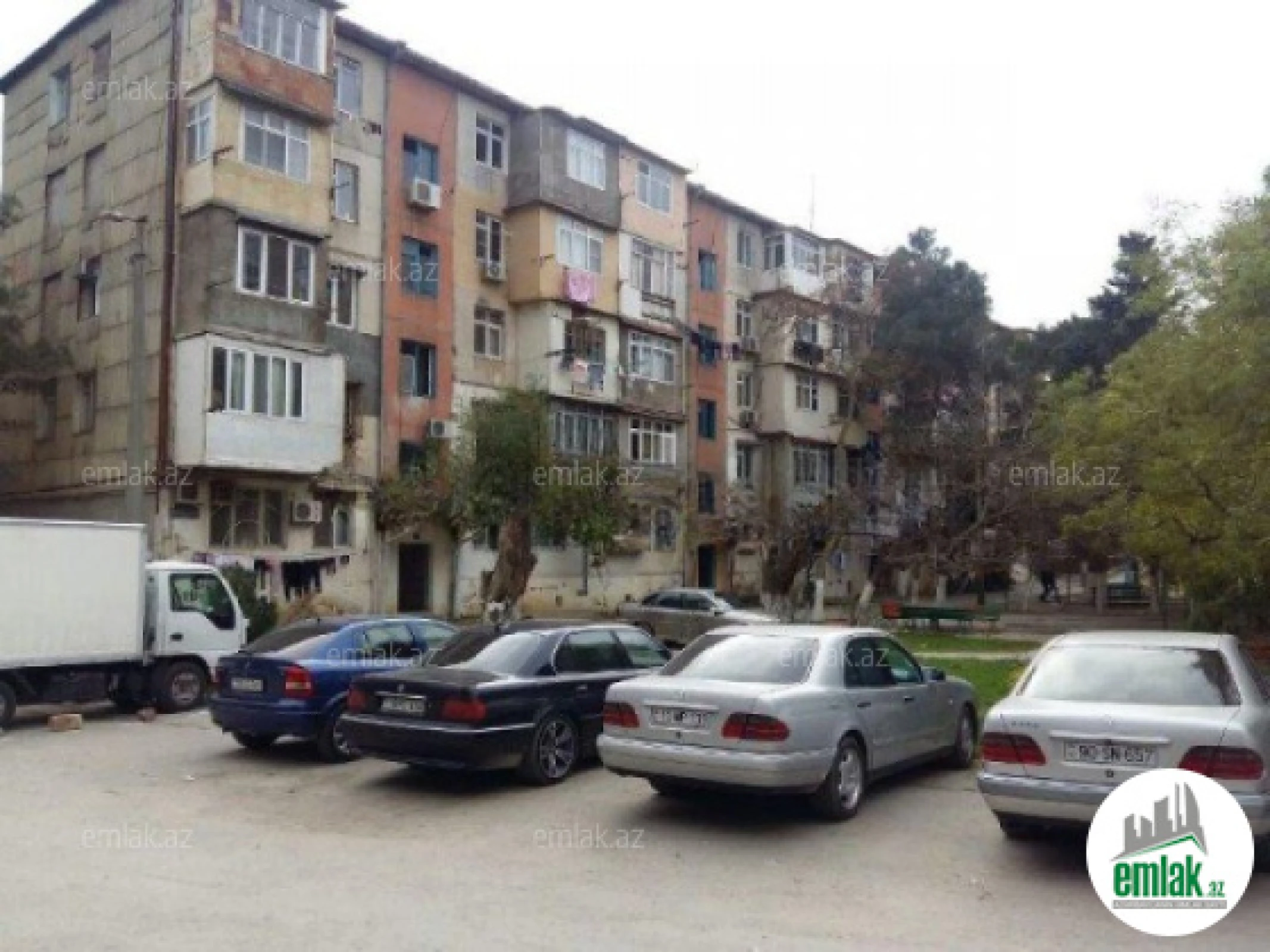 Satılır 3 otaqlı köhnə tikili 60 m²