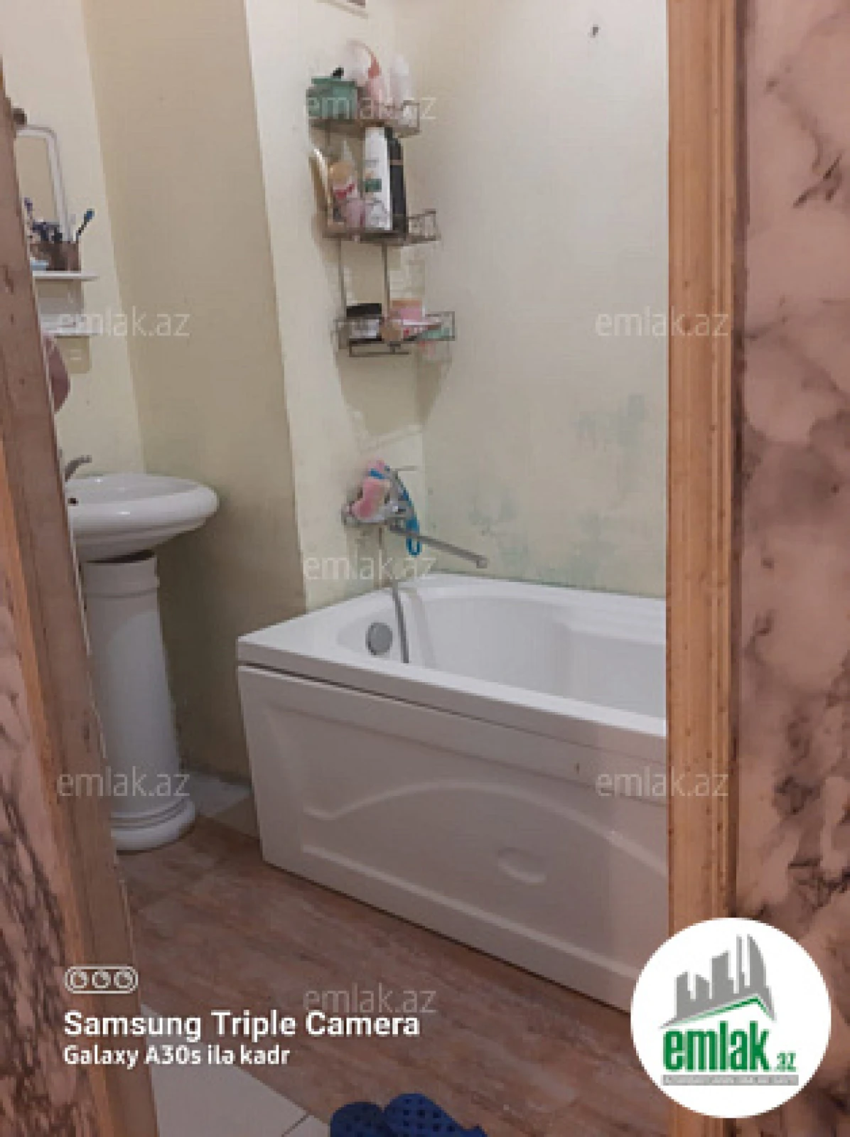 Satılır 2 otaqlı köhnə tikili 50 m²