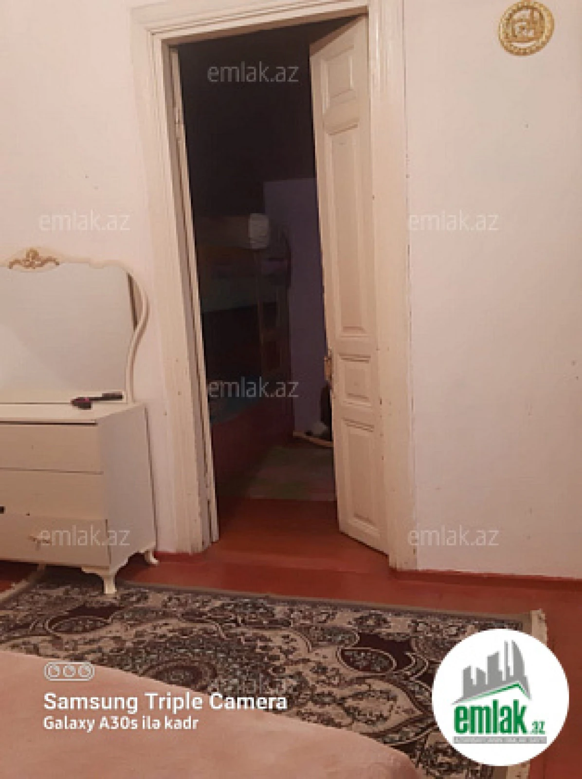 Satılır 2 otaqlı köhnə tikili 50 m²