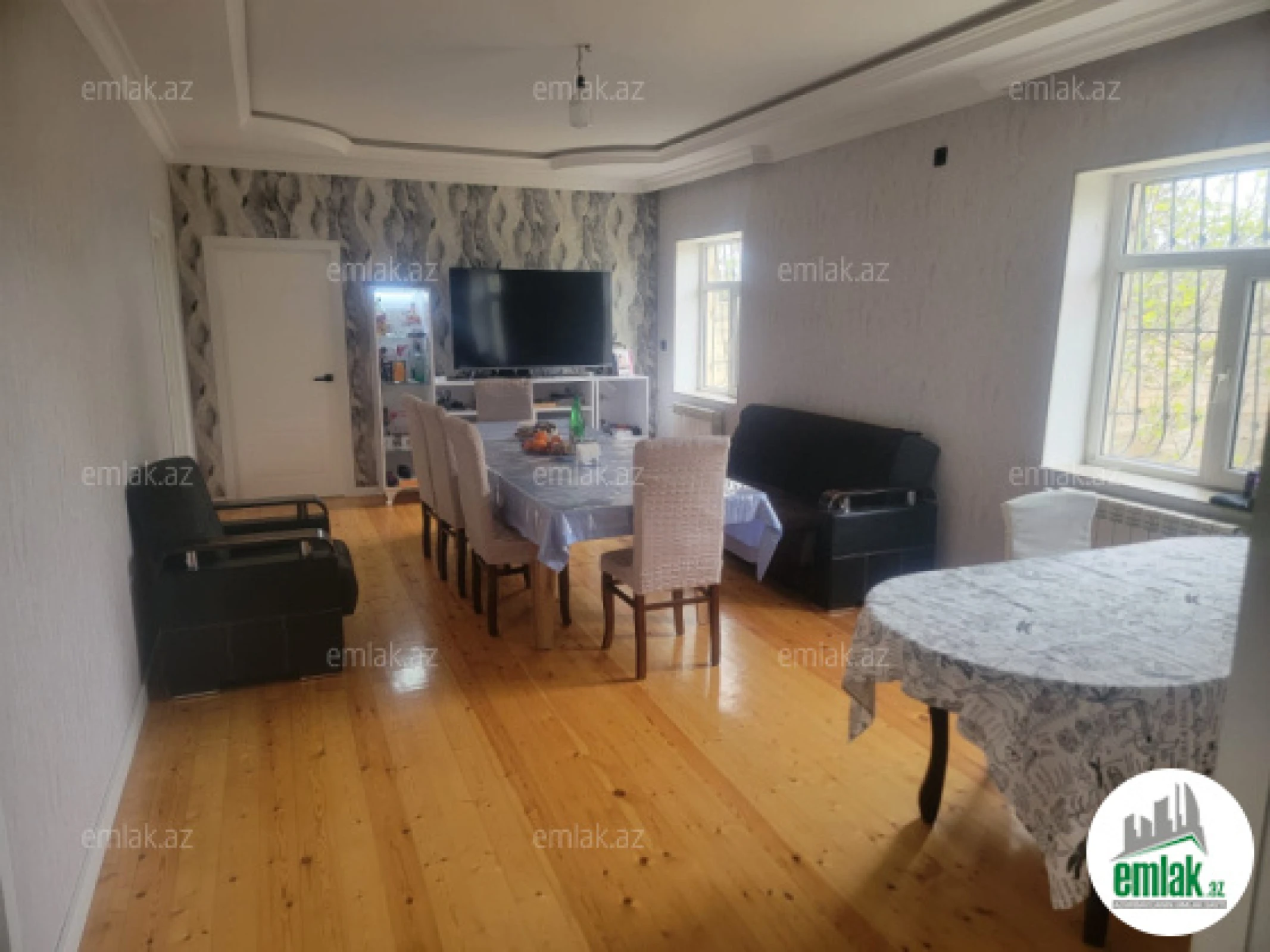Satılır 8 otaqlı həyət evi 210 m²