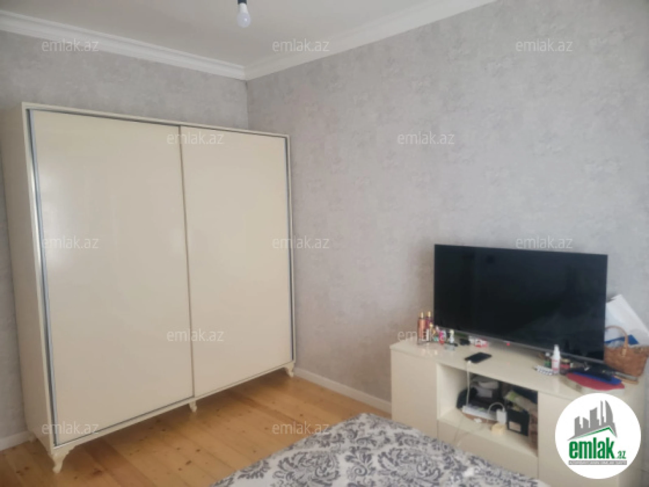 Satılır 8 otaqlı həyət evi 210 m²