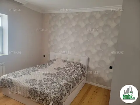 Satılır 8 otaqlı həyət evi 210 m²