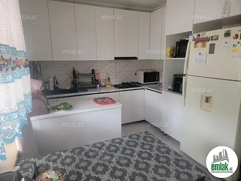 Satılır 8 otaqlı həyət evi 210 m²