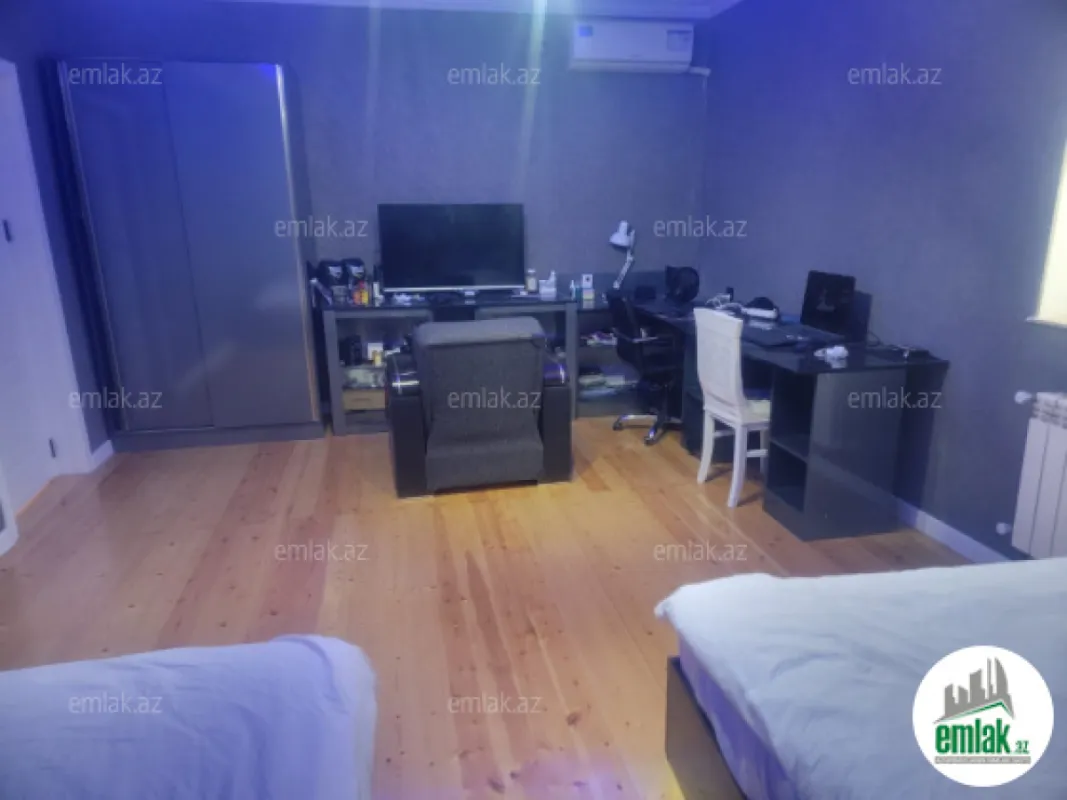 Satılır 8 otaqlı həyət evi 210 m²