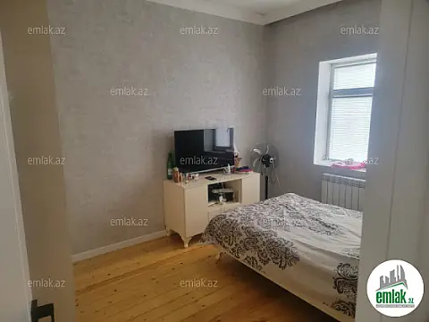 Satılır 8 otaqlı həyət evi 210 m²