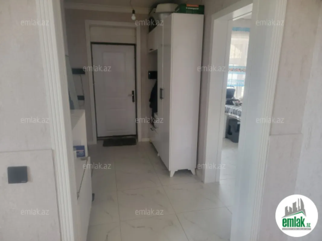 Satılır 8 otaqlı həyət evi 210 m²
