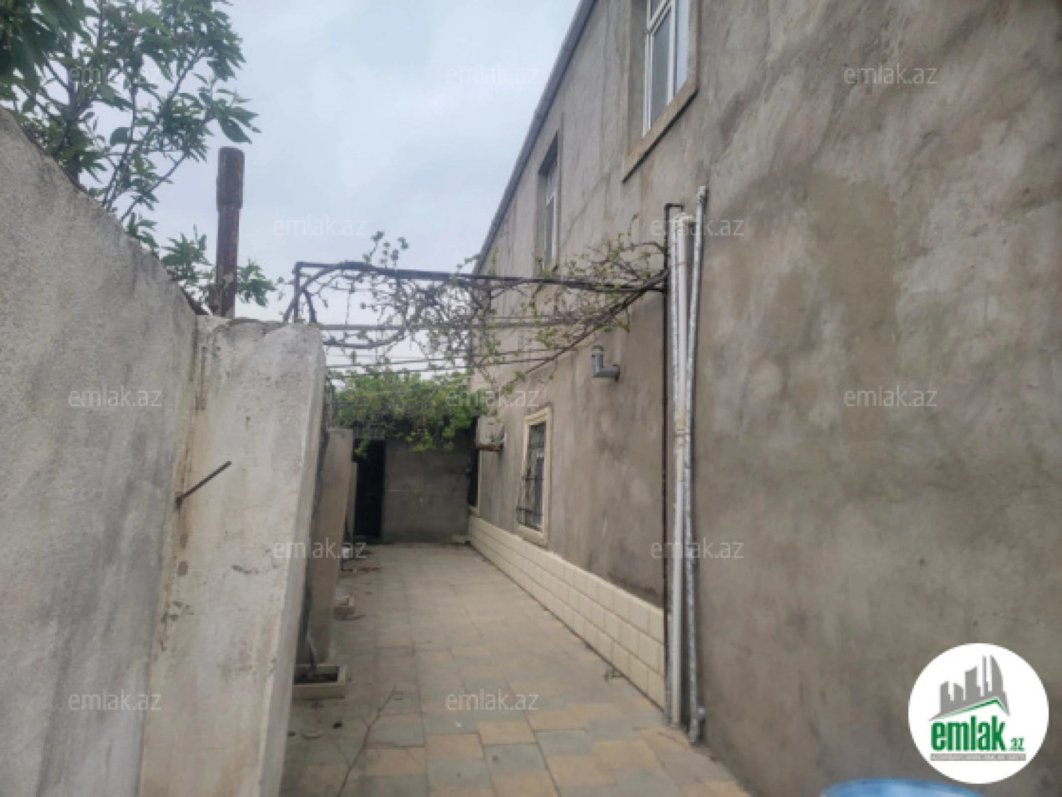 Satılır 8 otaqlı həyət evi 210 m²