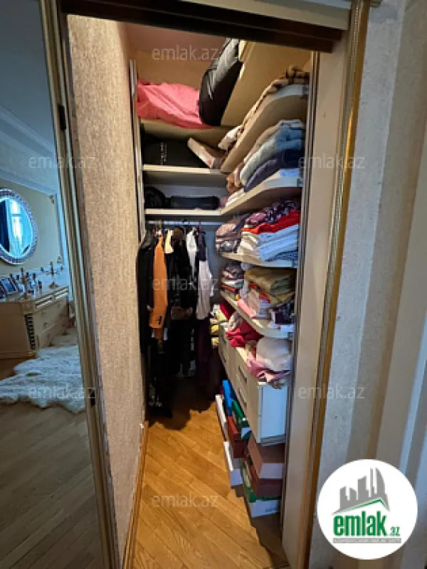 Satılır 4 otaqlı yeni tikili 185 m²