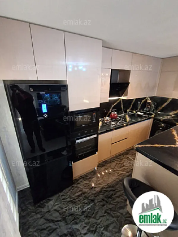 Satılır 3 otaqlı yeni tikili 115 m²