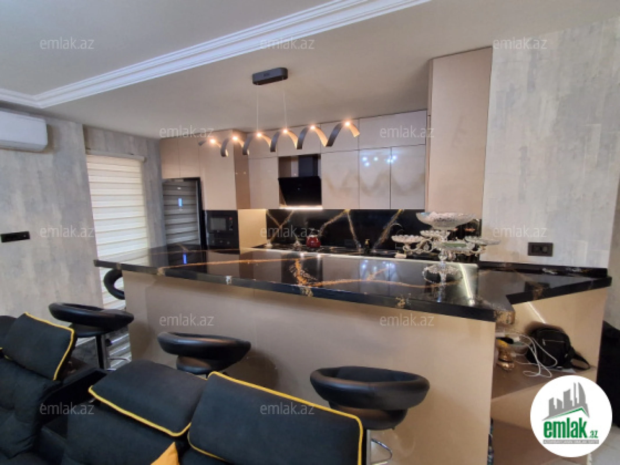 Satılır 3 otaqlı yeni tikili 115 m²