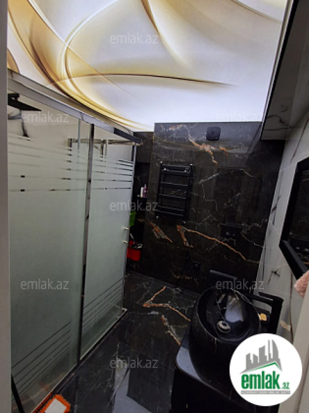 Satılır 3 otaqlı yeni tikili 115 m²