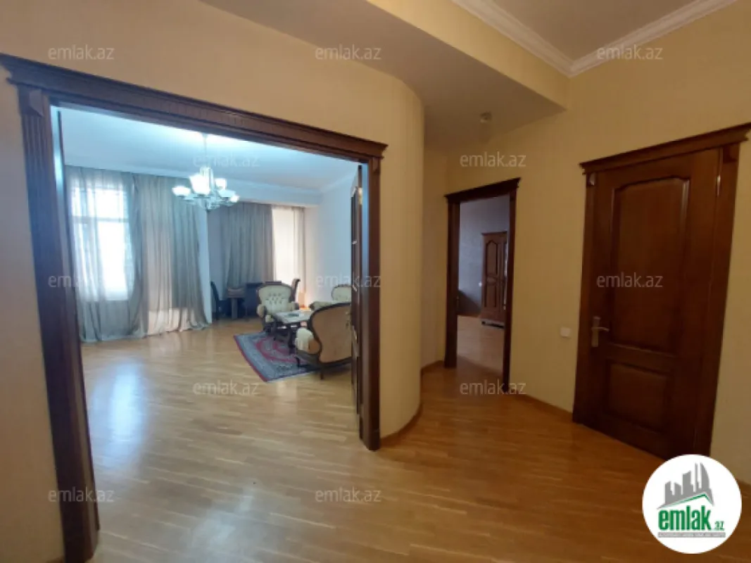 Satılır 3 otaqlı yeni tikili 120 m²