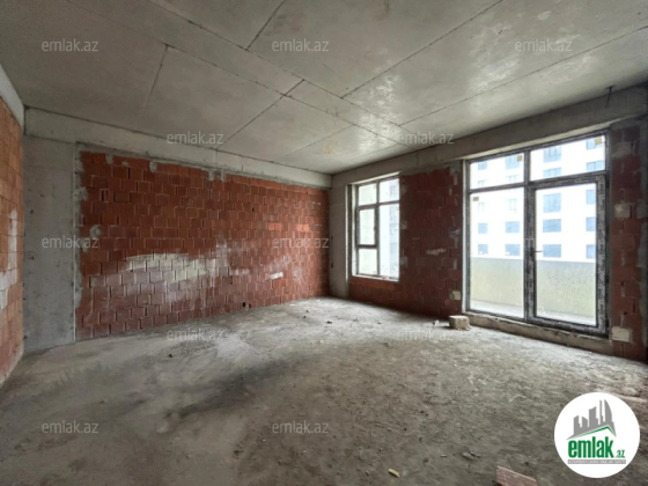 Satılır 4 otaqlı yeni tikili 142.3 m²