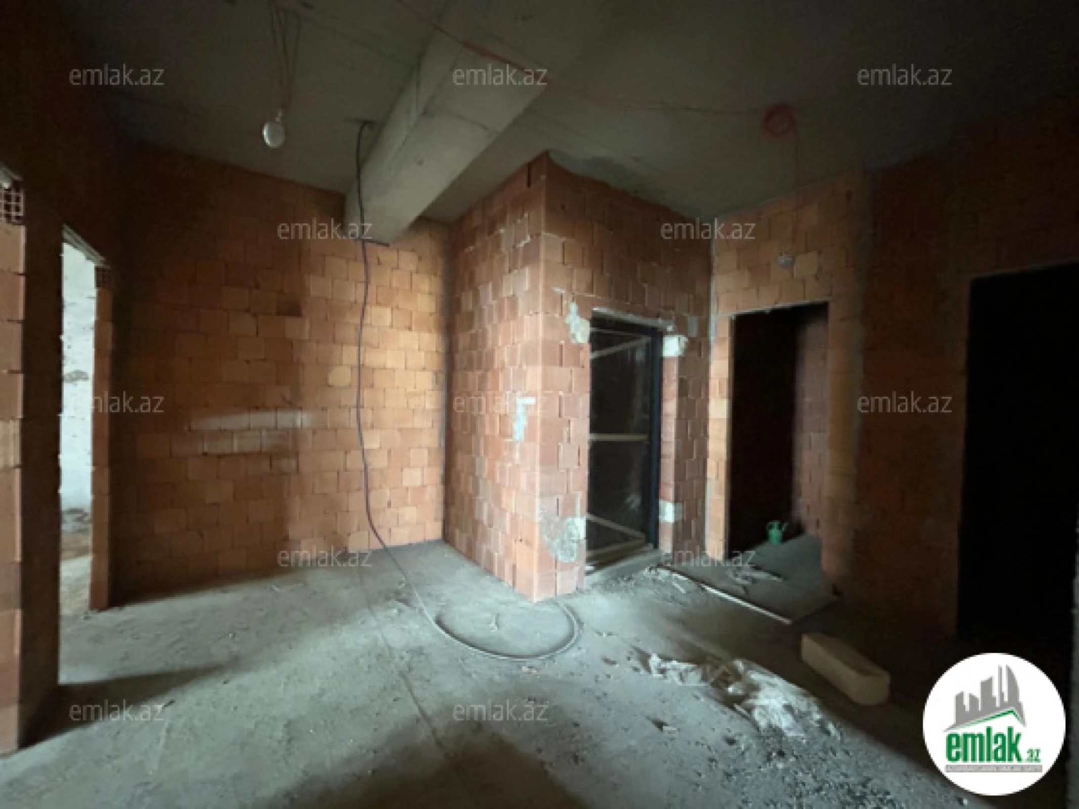 Satılır 4 otaqlı yeni tikili 142.3 m²