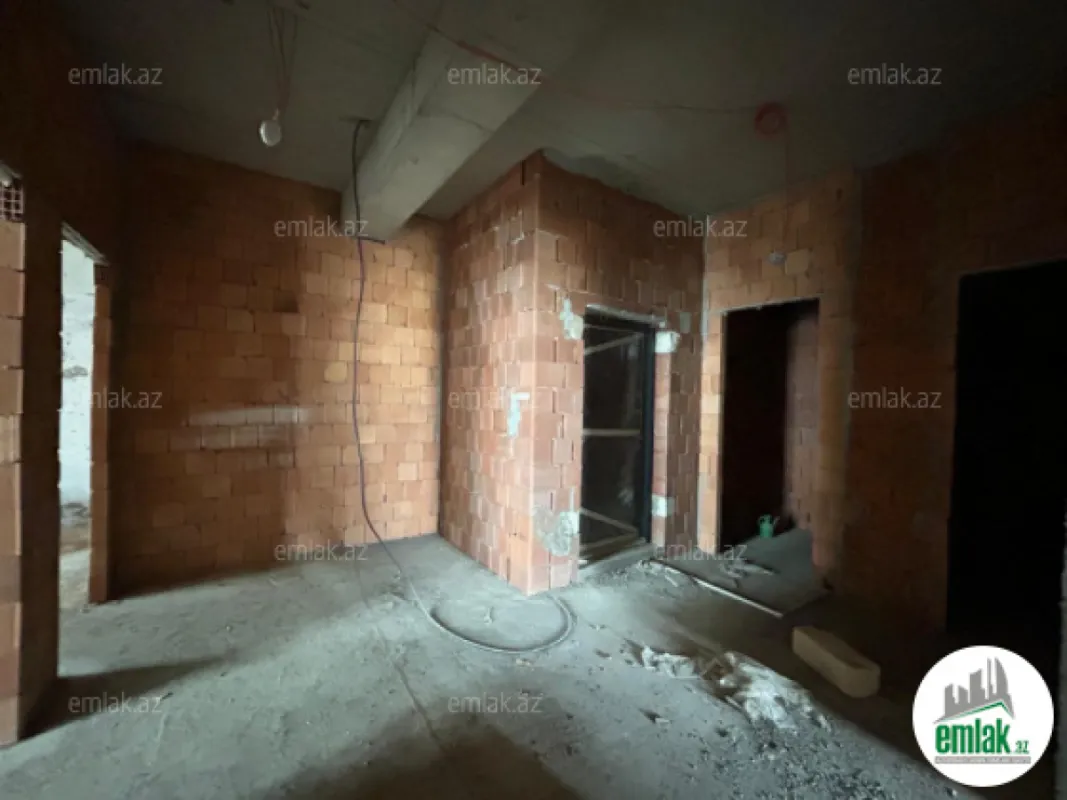 Satılır 4 otaqlı yeni tikili 142.3 m²