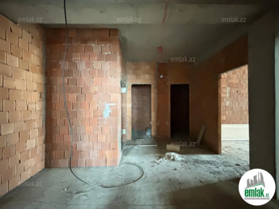 Satılır 4 otaqlı yeni tikili 142.3 m²