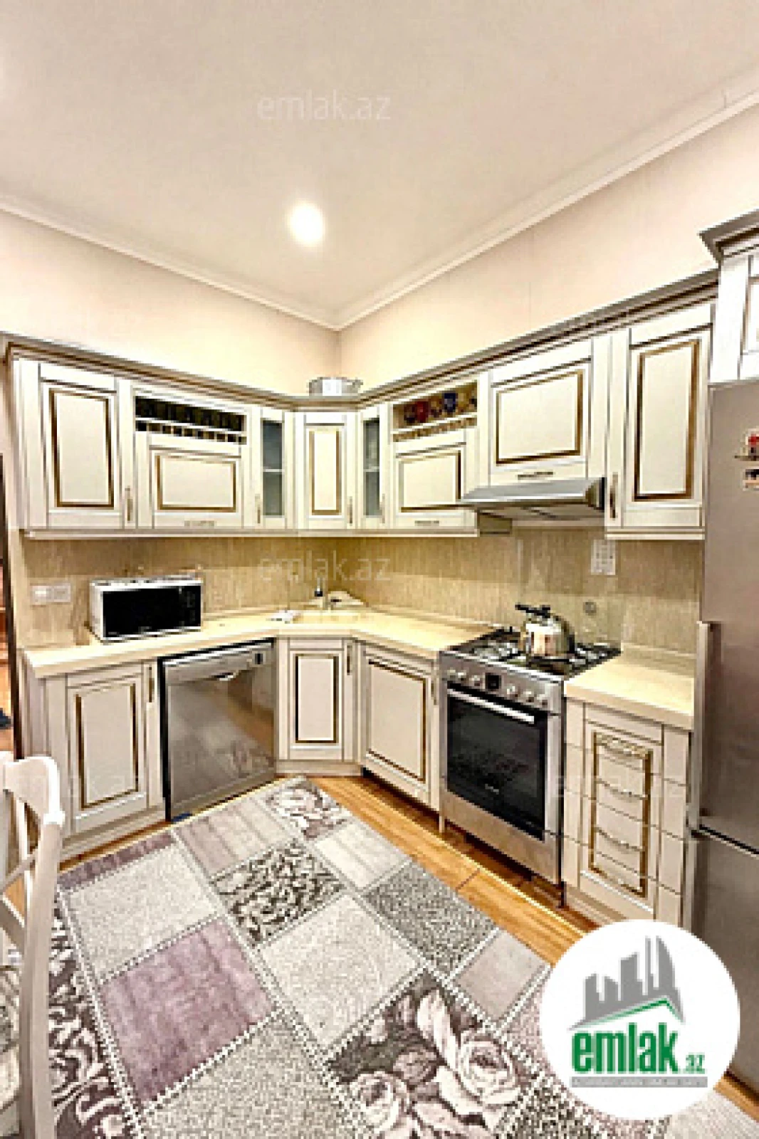 Satılır 2 otaqlı köhnə tikili 53 m²