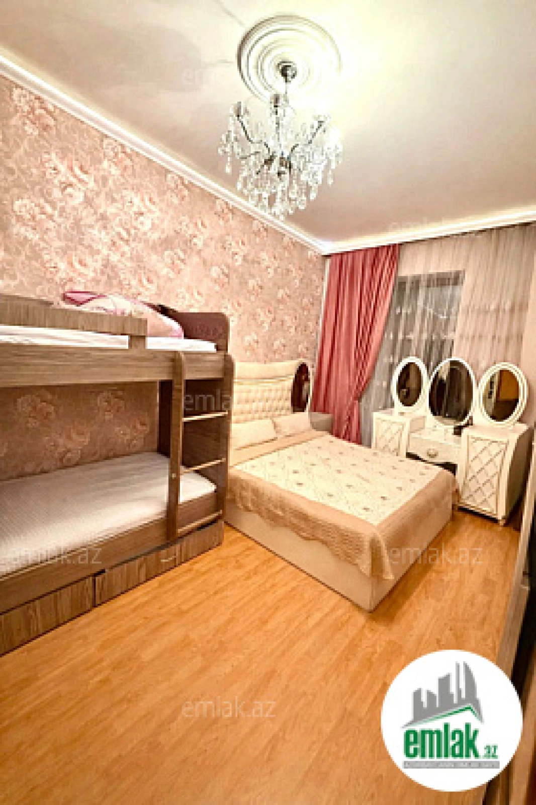 Satılır 2 otaqlı köhnə tikili 53 m²