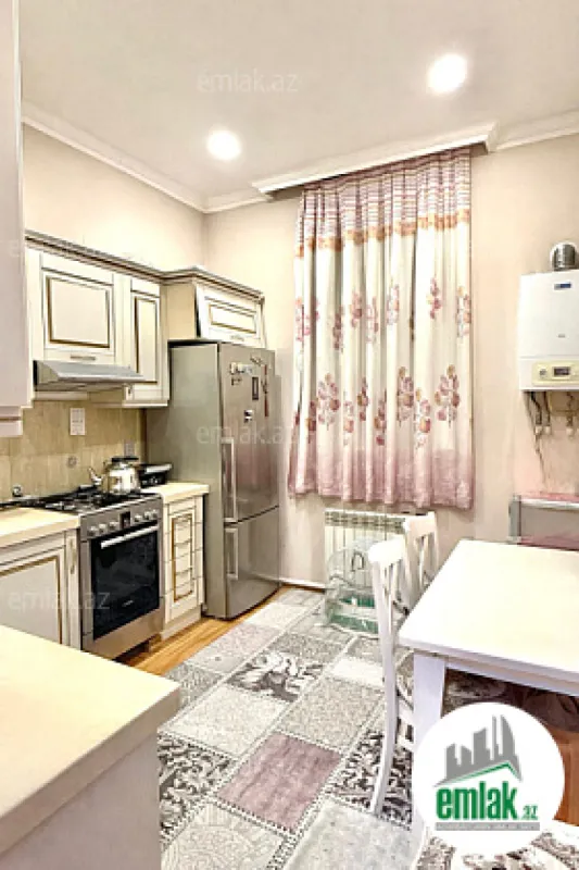 Satılır 2 otaqlı köhnə tikili 53 m²