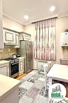 Satılır 2 otaqlı köhnə tikili 53 m²