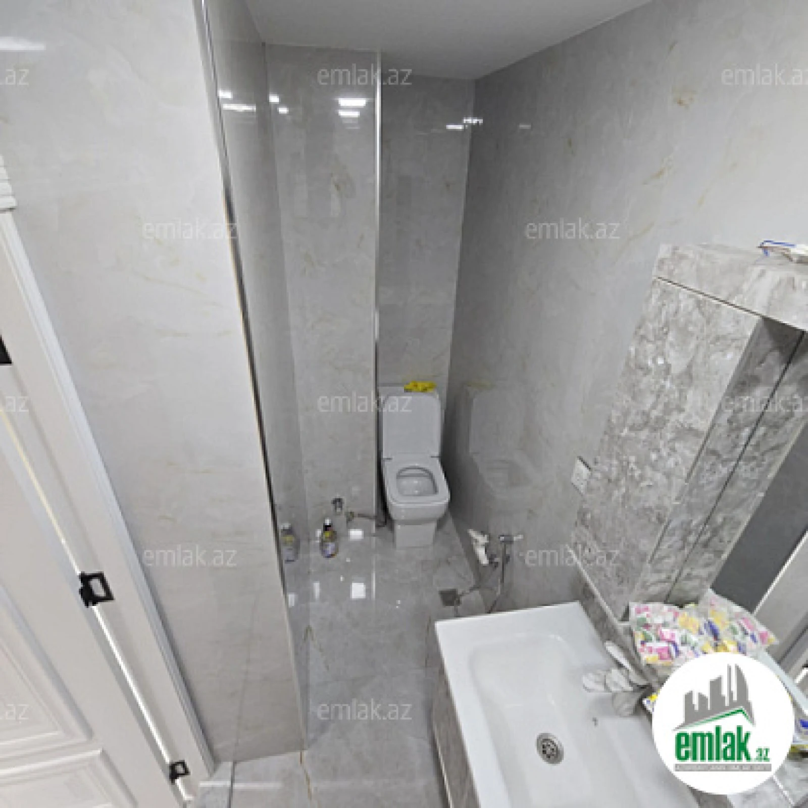 Satılır 2 otaqlı köhnə tikili 40 m²