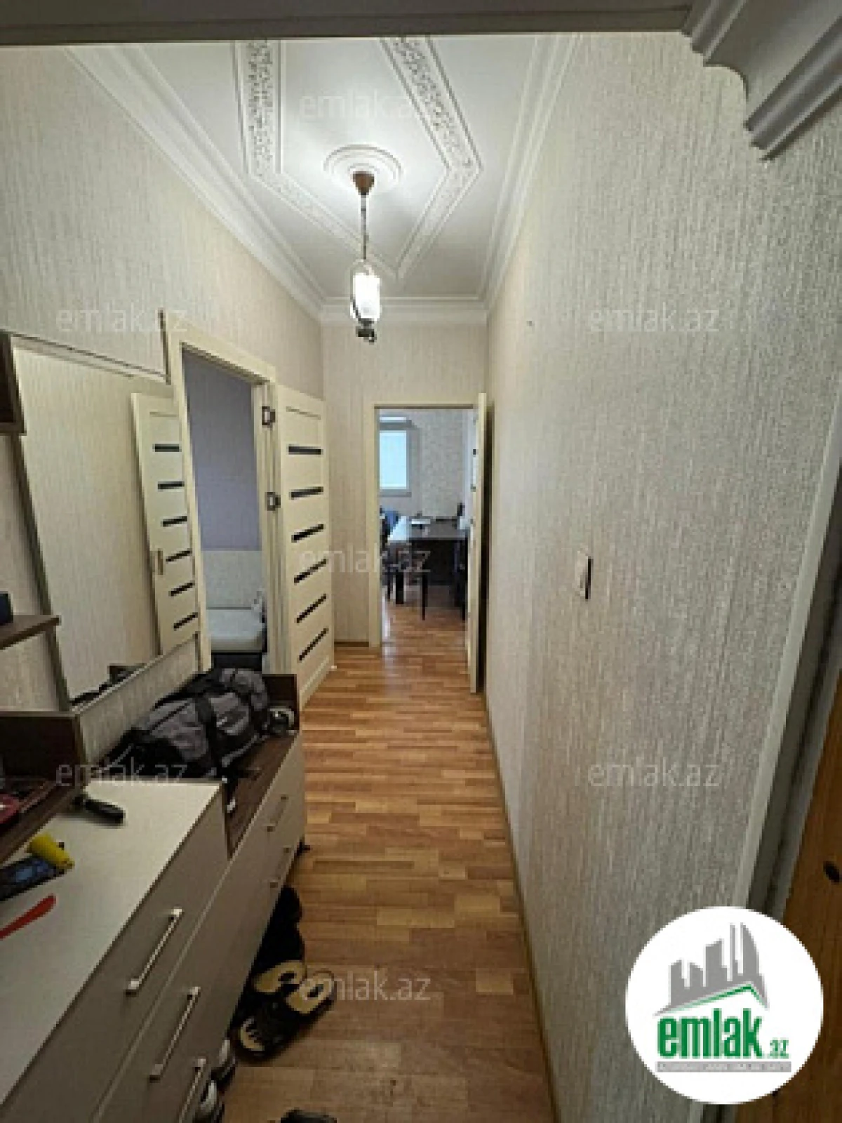 Satılır 2 otaqlı köhnə tikili 60 m²