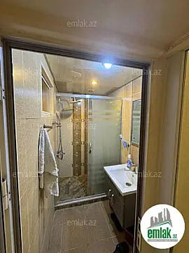 Satılır 2 otaqlı köhnə tikili 60 m²