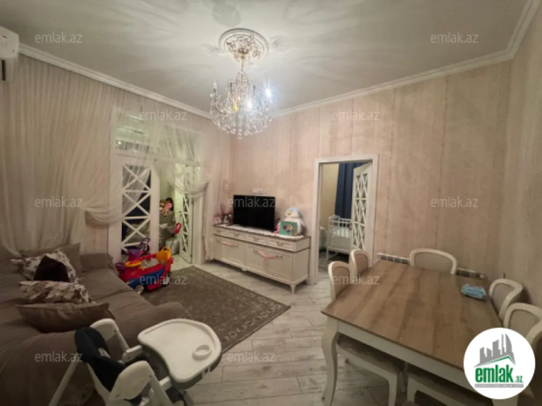 Satılır 2 otaqlı köhnə tikili 60 m²