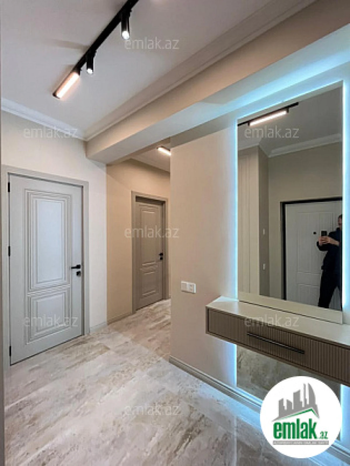 Satılır 2 otaqlı yeni tikili 77 m²