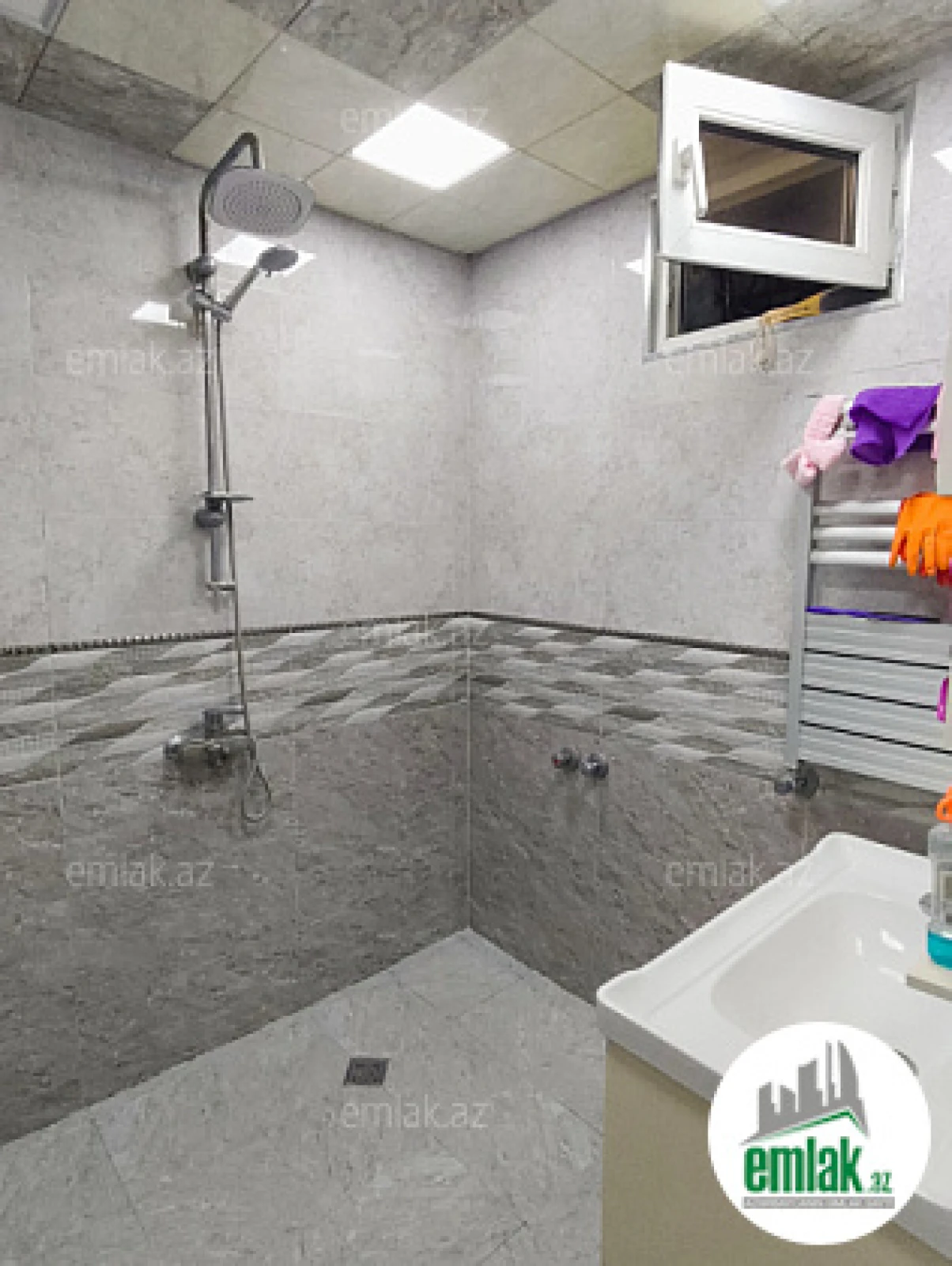 Satılır 5 otaqlı həyət evi 190 m²