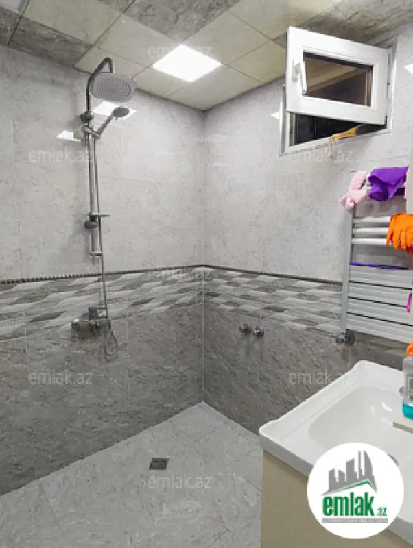 Satılır 5 otaqlı həyət evi 190 m²