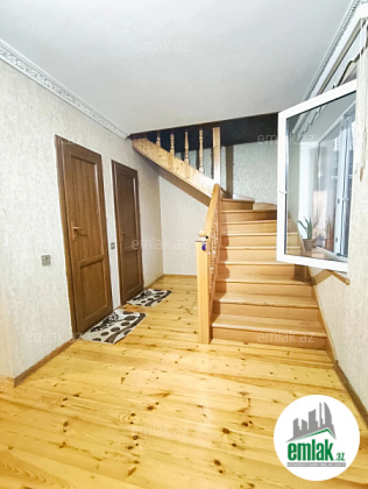 Satılır 5 otaqlı həyət evi 190 m²