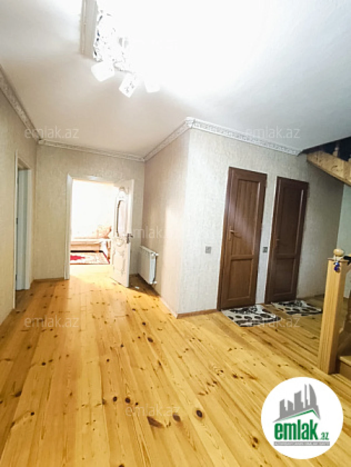 Satılır 5 otaqlı həyət evi 190 m²