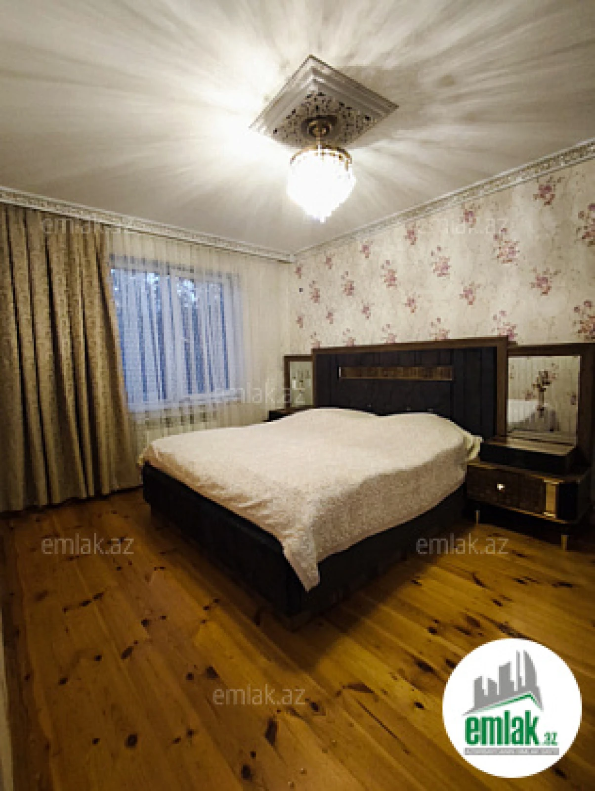 Satılır 5 otaqlı həyət evi 190 m²