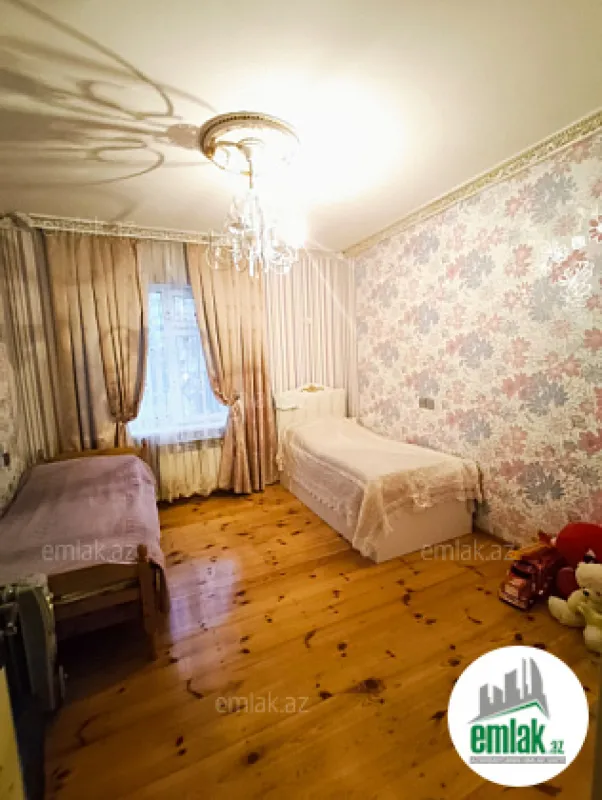 Satılır 5 otaqlı həyət evi 190 m²