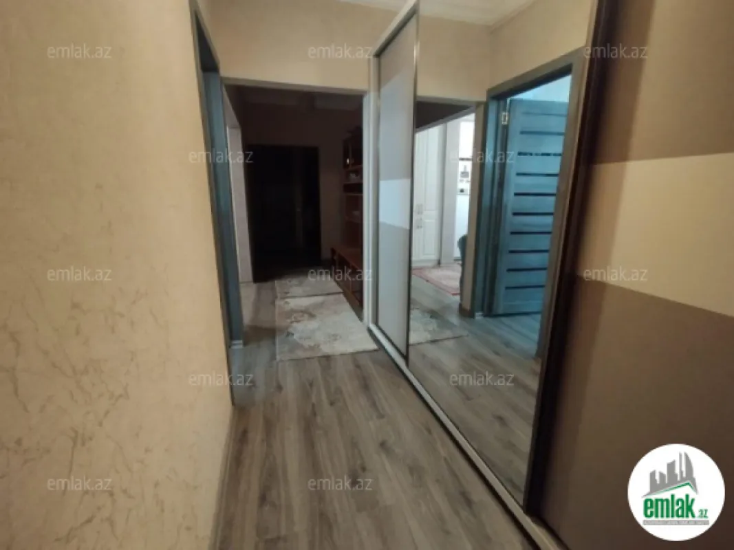 Satılır 4 otaqlı köhnə tikili 100 m²