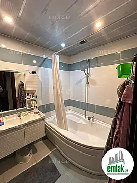 Satılır 3 otaqlı yeni tikili 110 m²