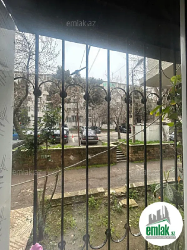 Satılır 2 otaqlı köhnə tikili 56 m²