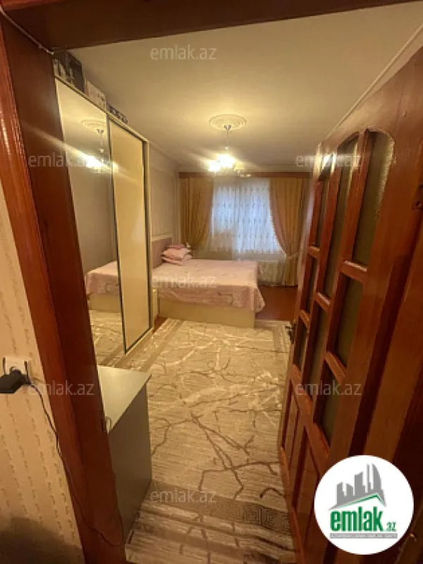 Satılır 2 otaqlı köhnə tikili 56 m²