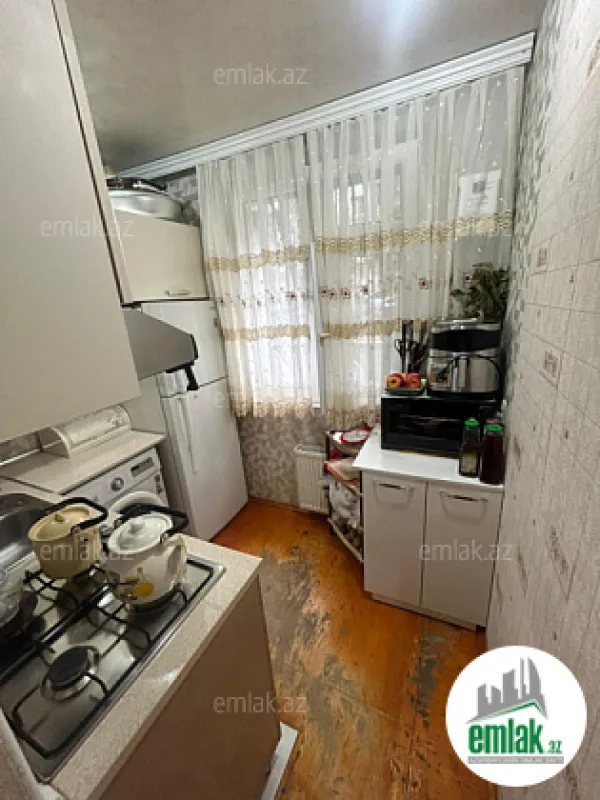 Satılır 2 otaqlı köhnə tikili 56 m²