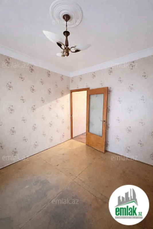 Satılır 5 otaqlı köhnə tikili 110 m²