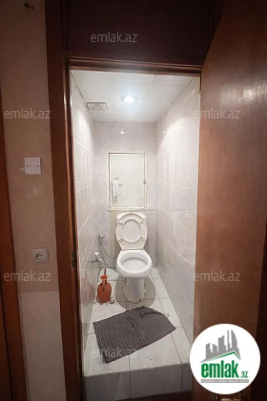 Satılır 5 otaqlı köhnə tikili 110 m²