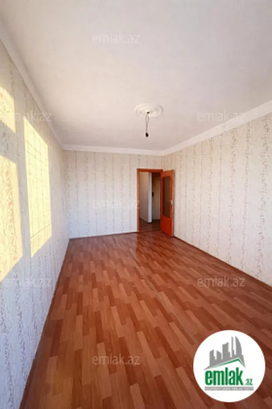 Satılır 5 otaqlı köhnə tikili 110 m²