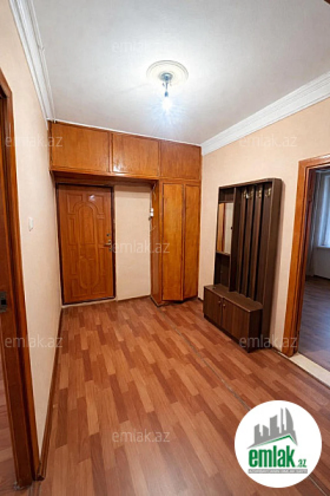 Satılır 5 otaqlı köhnə tikili 110 m²