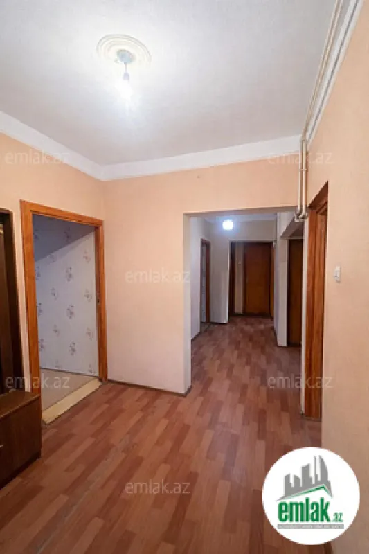Satılır 5 otaqlı köhnə tikili 110 m²